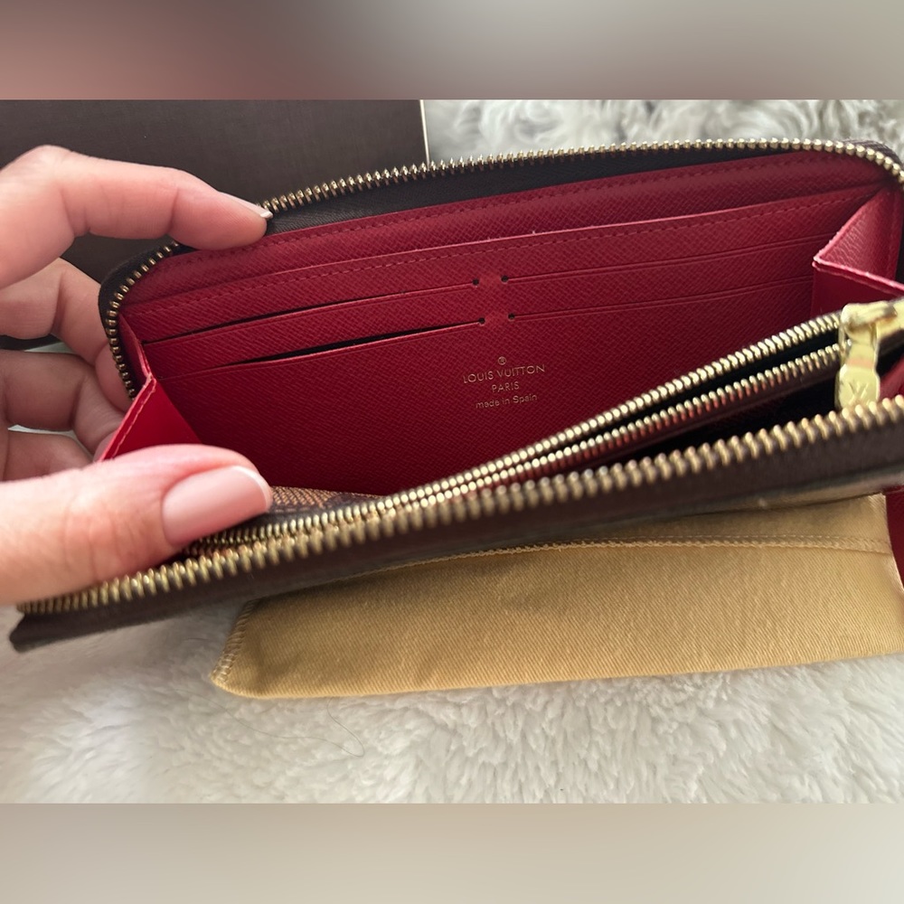 !!SOLD!!Louis Vuitton Damier Clemence Wallet - Picture 3 of 10
